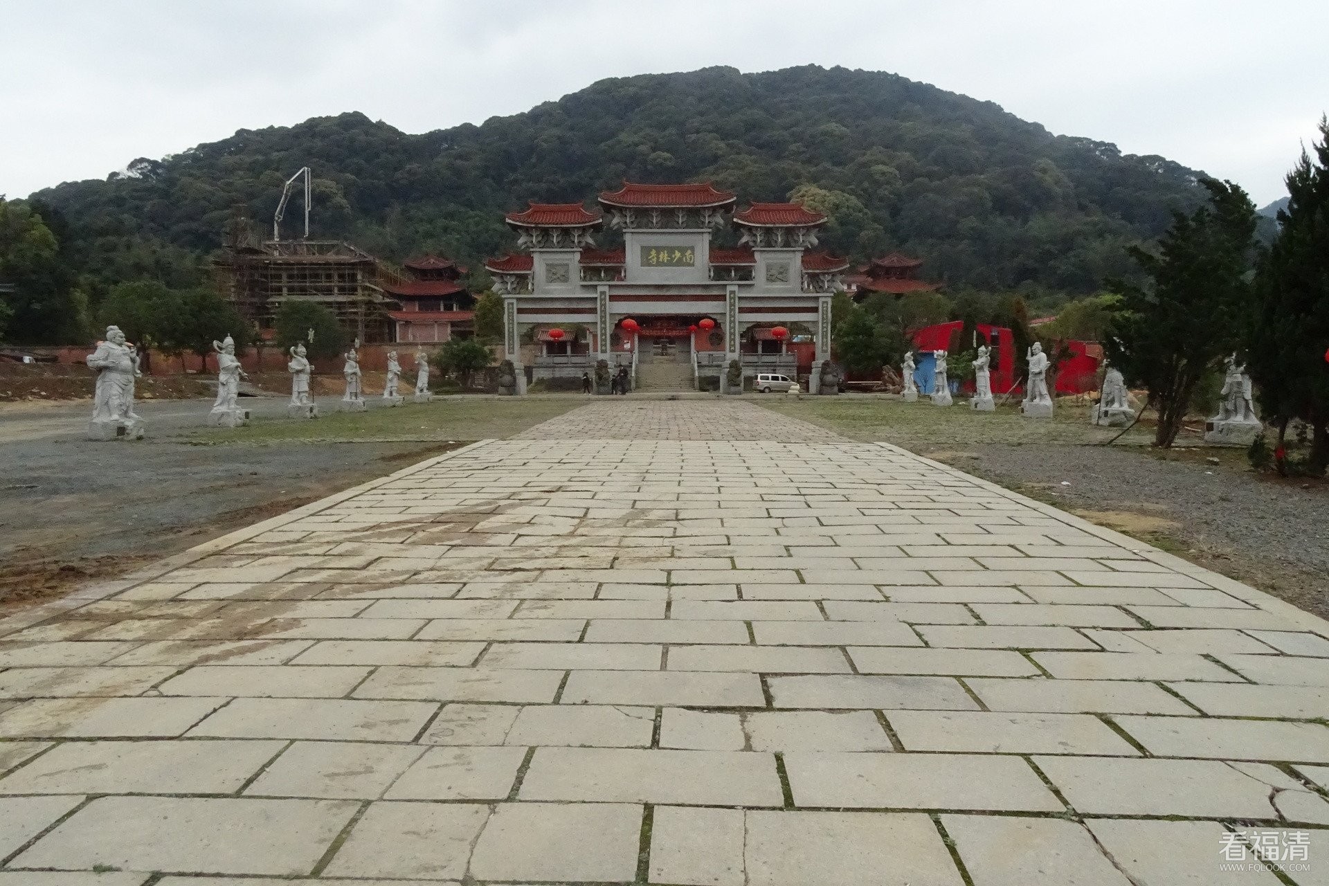 fuqing-south-shaolin-temple-from-distance.jpg